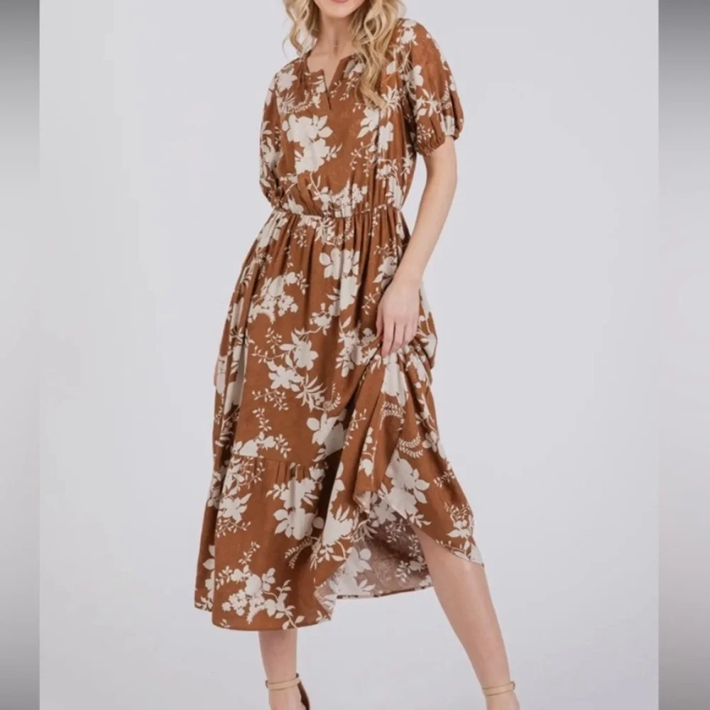 Absolutely Beautiful Floral Black and White Dress - Picture 3 of 7